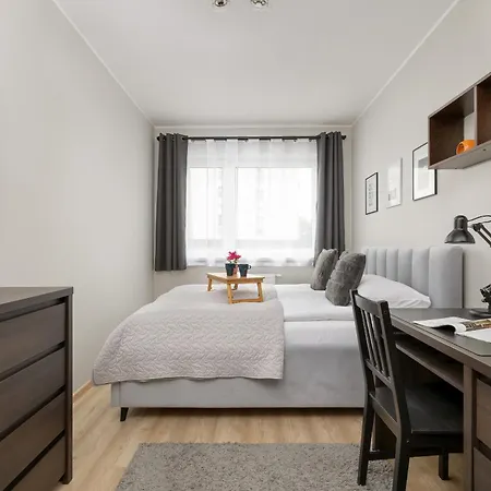 Podgorze Air-conditioned Family With Parking By Renters Daire