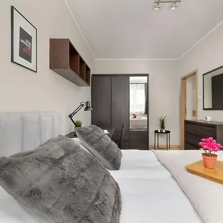 Daire Podgorze Air-conditioned Family With Parking By Renters