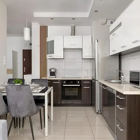 Daire Podgorze Air-conditioned Family With Parking By Renters Krakow