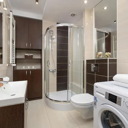 Podgorze Air-conditioned Family With Parking By Renters Krakov